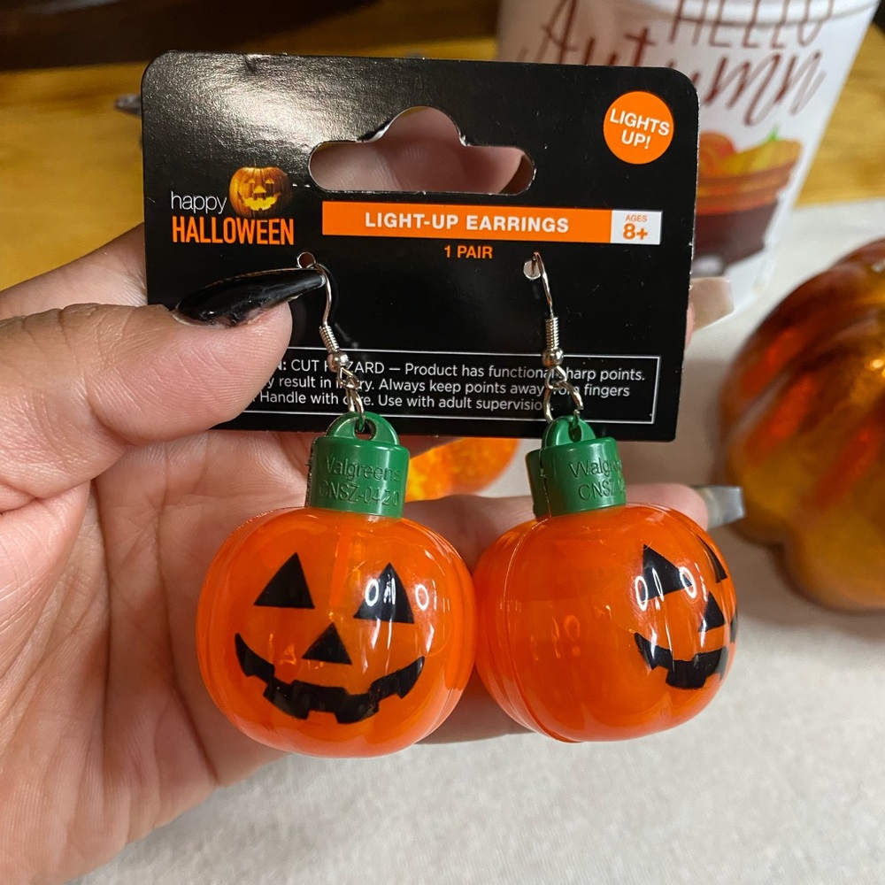 🎃Halloween Pumkin Light Up Earrings🎃